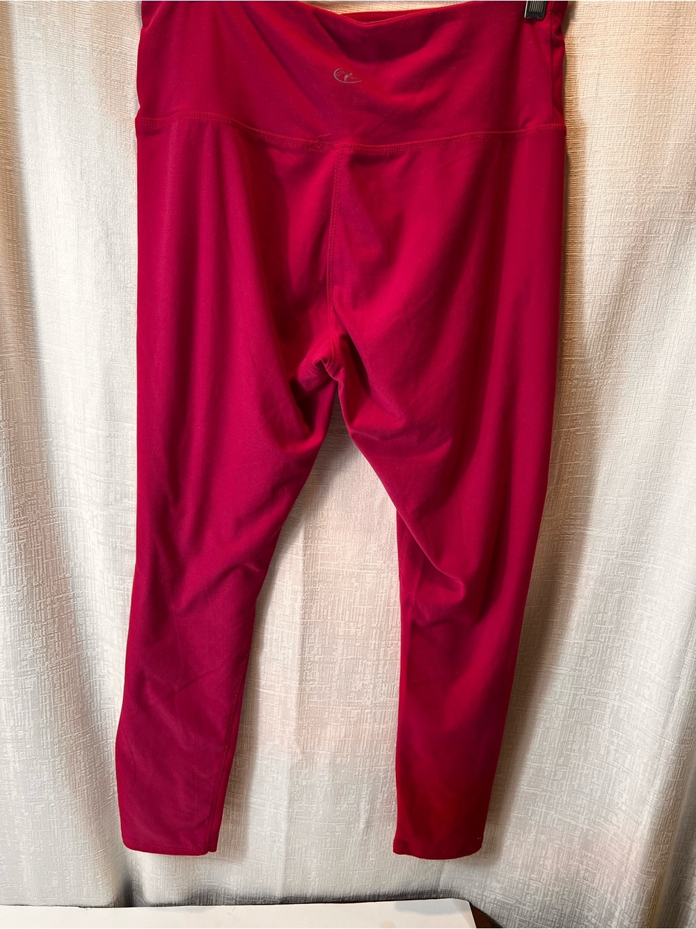 Active women’s Capri Leggings - Magenta